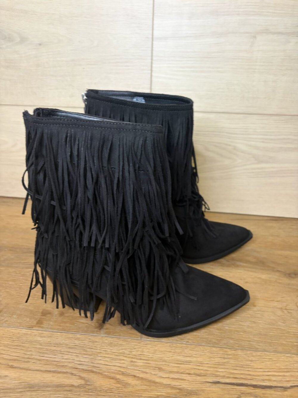 Wild Pair Women's Leonie Fringe Booties Size 6M